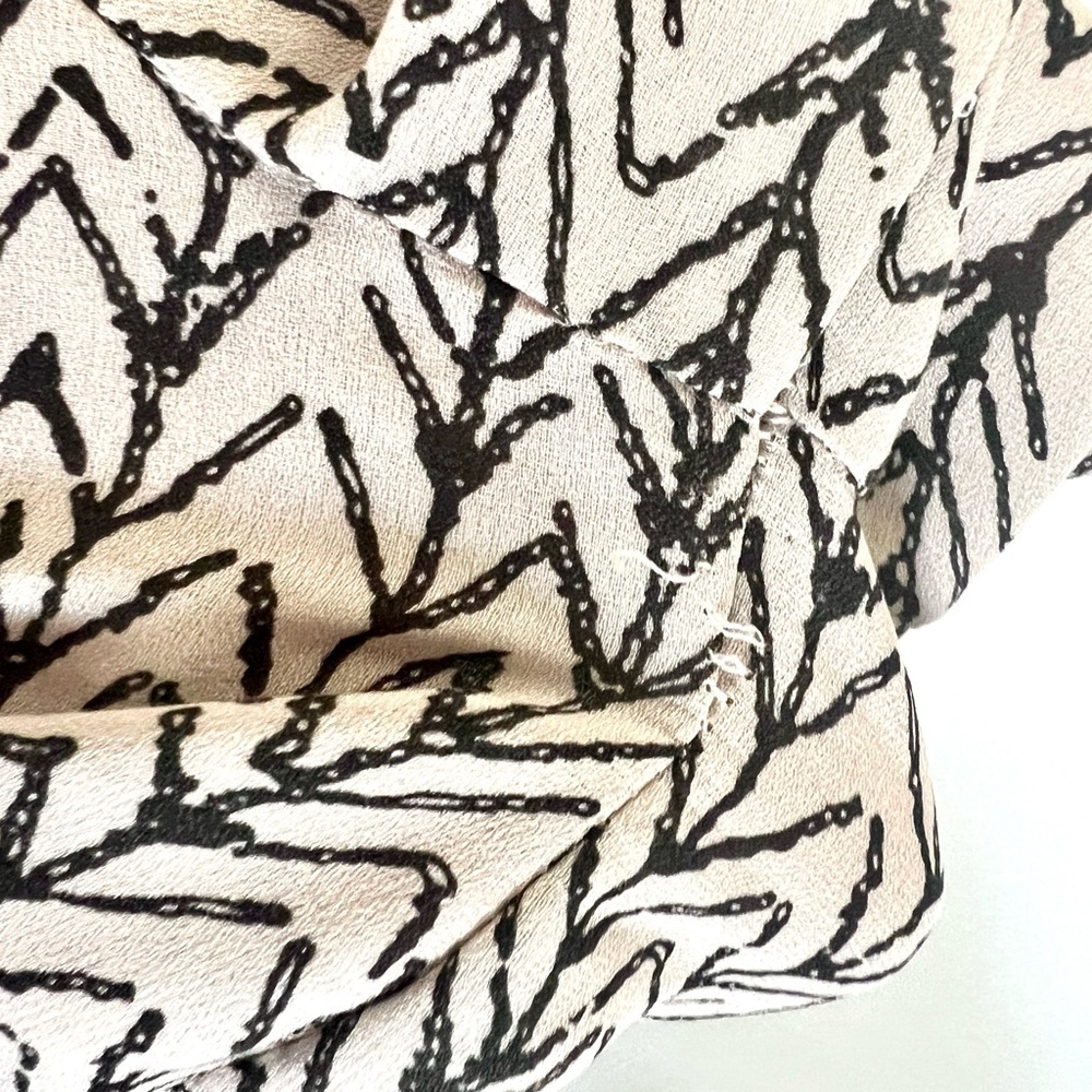 Free People Printed Stars Aligned Wide Bell Sleeve Boxy Crop Blouse Size Small - Picture 9 of 9